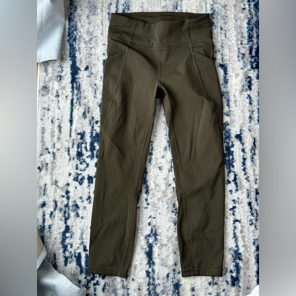 NWOT Lululemon Time To Sweat Crop 23”